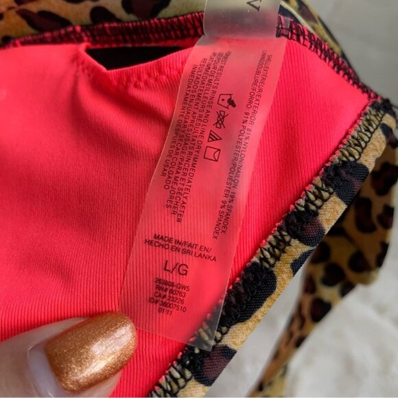 Victoria's Secret | Cheetah Print Front Tie Triangle Bikini Top | Size Large - Picture 11 of 11
